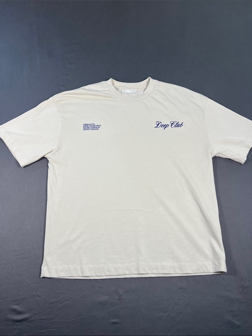 Zara Men's Crewneck T-Shirt in Cream with Navy Script